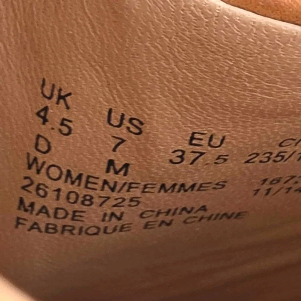 Clarks Artisan Womens 7 Tan Leather Wedge Mules Almond Toe Shoes